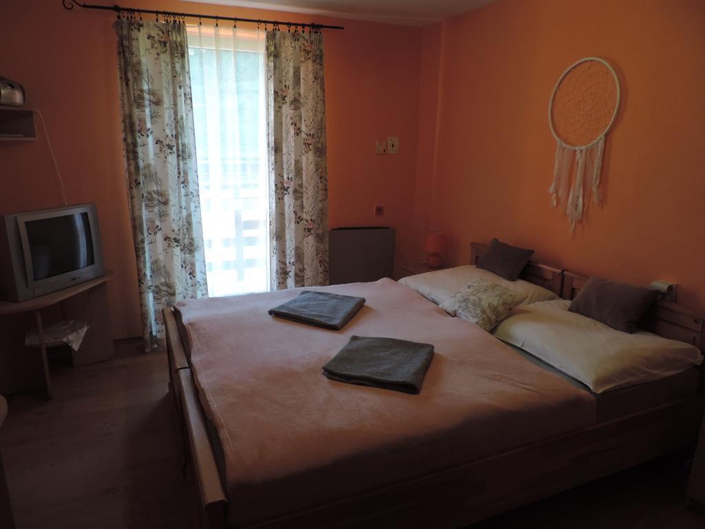 Western Penzion Ruzomberok Extérieur photo