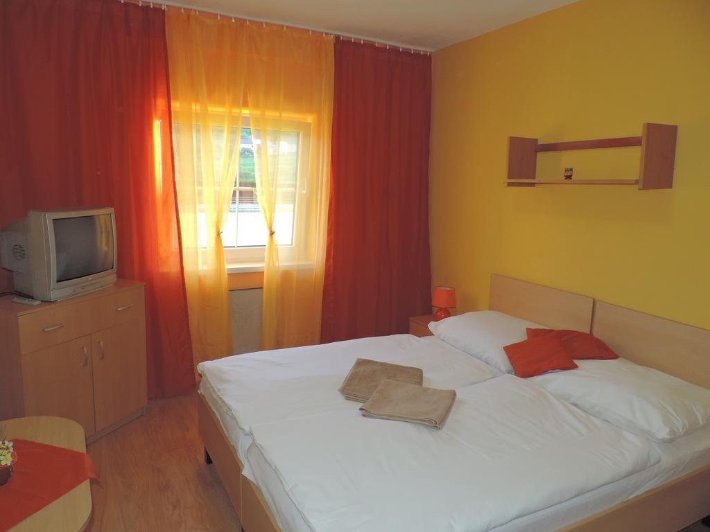 Western Penzion Ruzomberok Extérieur photo